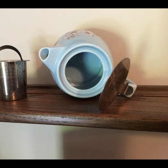 Fab Fit Fun ceramic flowered teapot - Picture 6 of 8